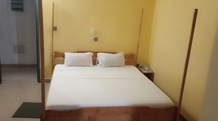 Private shower/Longterm/Decent B&B