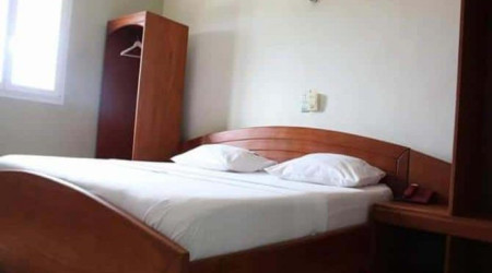 Private shower/Longterm/Decent B&B