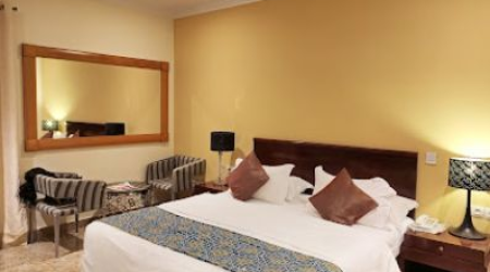 Private shower/Longterm/Decent B&B