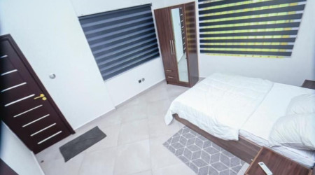 Private shower/Longterm/Decent B&B