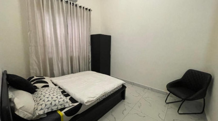 Private shower/Longterm/Decent B&B