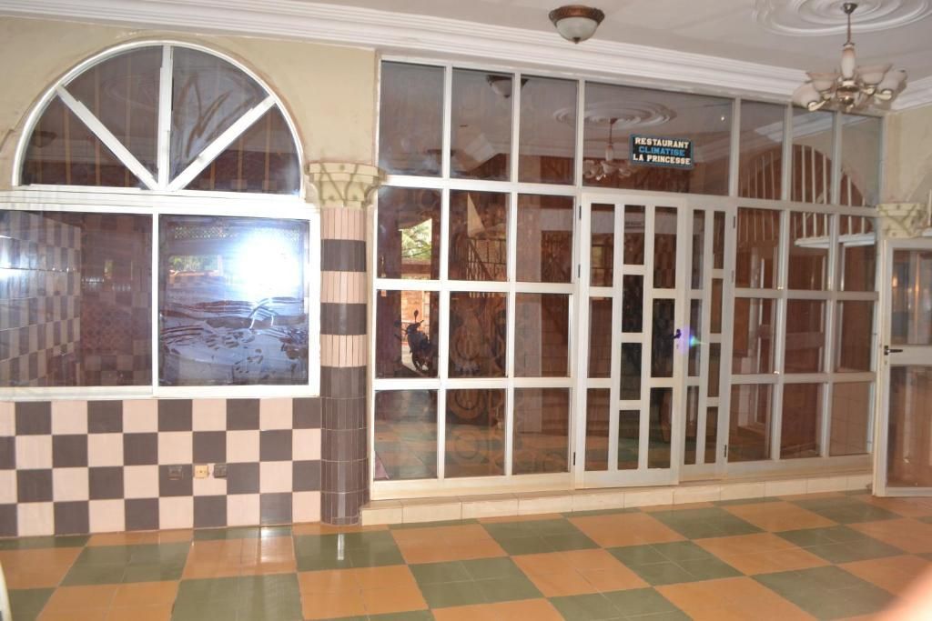 WHITE HORSE HOTEL PORTO-NOVO 