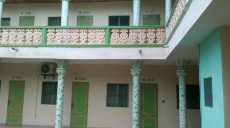 Private shower/Longterm/Decent B&B
