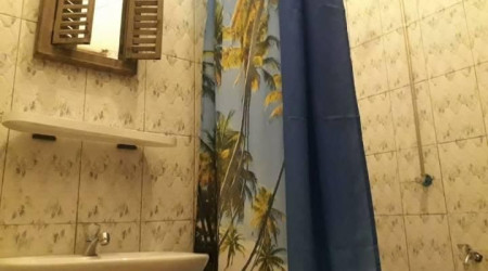 Private shower/Longterm/Decent B&B