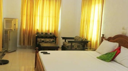 Private shower/Longterm/Decent B&B