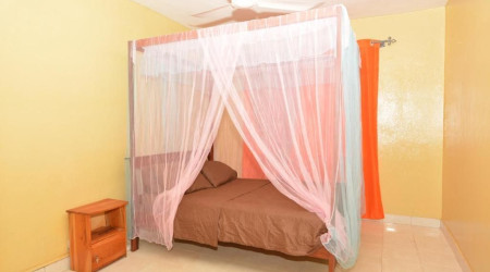 Private shower/Longterm/Decent B&B
