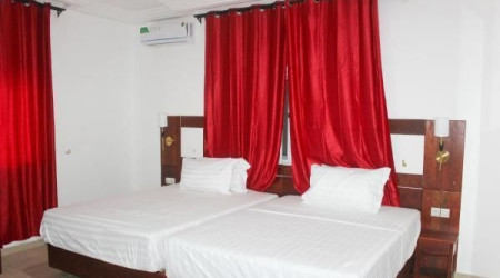 Private shower/Longterm/Decent B&B