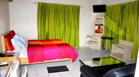 Private shower/Longterm/Decent B&B