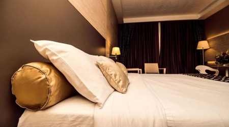 Private shower/Longterm/Decent B&B