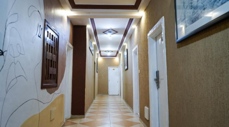 Private shower/Longterm/Decent B&B