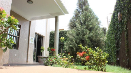 Private shower/Longterm/Decent B&B