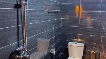 Private shower/Longterm/Decent B&B