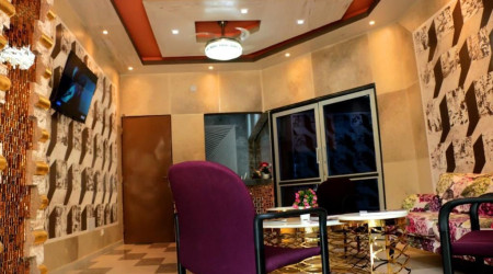 HOTEL LAVAL