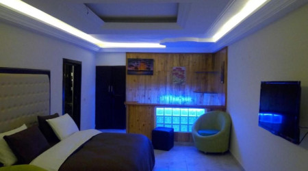 Private shower/Longterm/Decent B&B