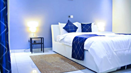 Private shower/Longterm/Decent B&B