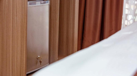 Private shower/Longterm/Decent B&B