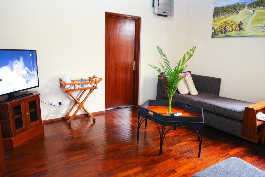 Coconut Grove Regency Hotel