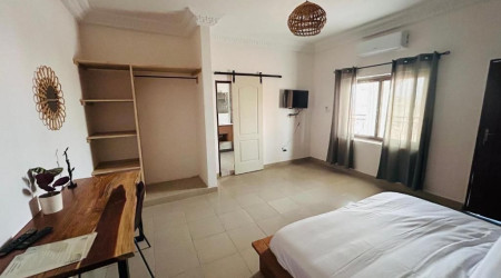 Private shower/Longterm/Decent B&B