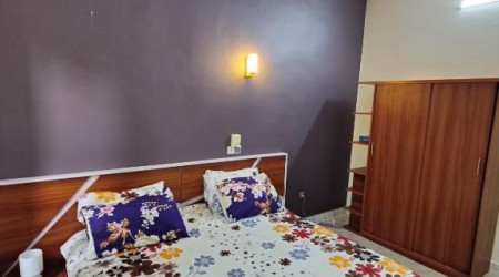 Private shower/Longterm/Decent B&B