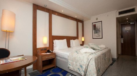 Private shower/Longterm/Decent B&B