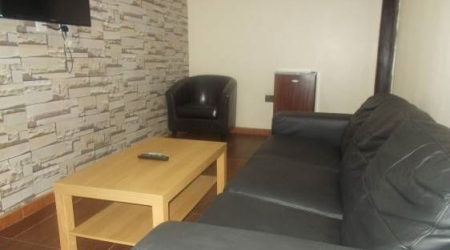 Private shower/Longterm/Decent B&B