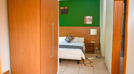 Private shower/Longterm/Decent B&B