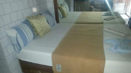 Private shower/Longterm/Decent B&B