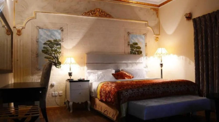 Sandralia Hotel