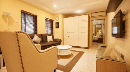 Private shower/Longterm/Decent B&B
