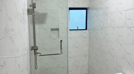 Private shower/Longterm/Decent B&B