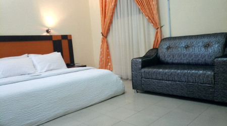 Private shower/Longterm/Decent B&B