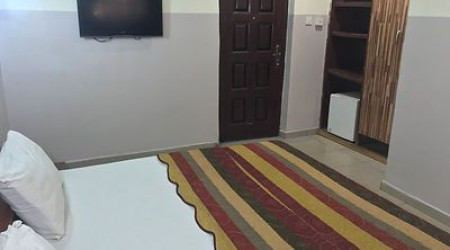 Private shower/Longterm/Decent B&B