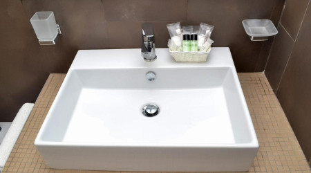 Private shower/Longterm/Decent B&B