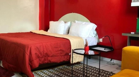 Private shower/Longterm/Decent B&B