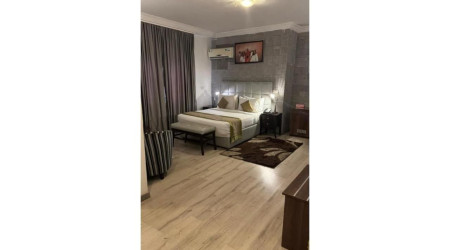 Private shower/Longterm/Decent B&B