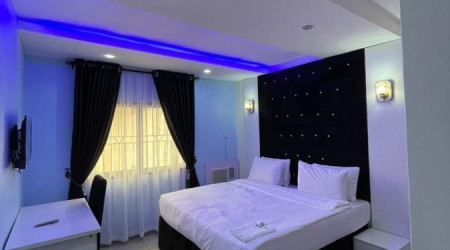 Private shower/Longterm/Decent B&B