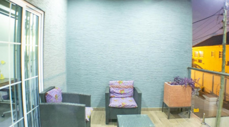 Private shower/Longterm/Decent B&B