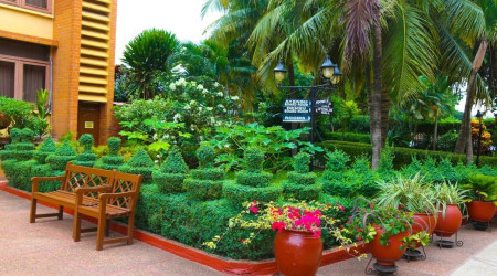 Coconut Grove Regency Hotel