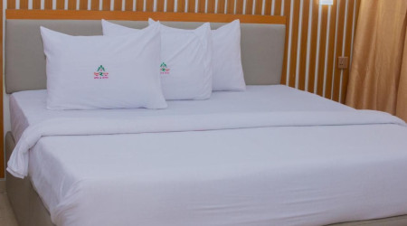Girozolin hotel and suites