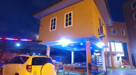 Plus 33 Hotel
