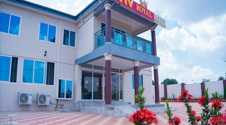 La-VIV ROYAL HOTEL