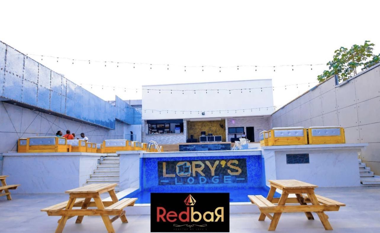 LORYS LODGE COCODY ANONO